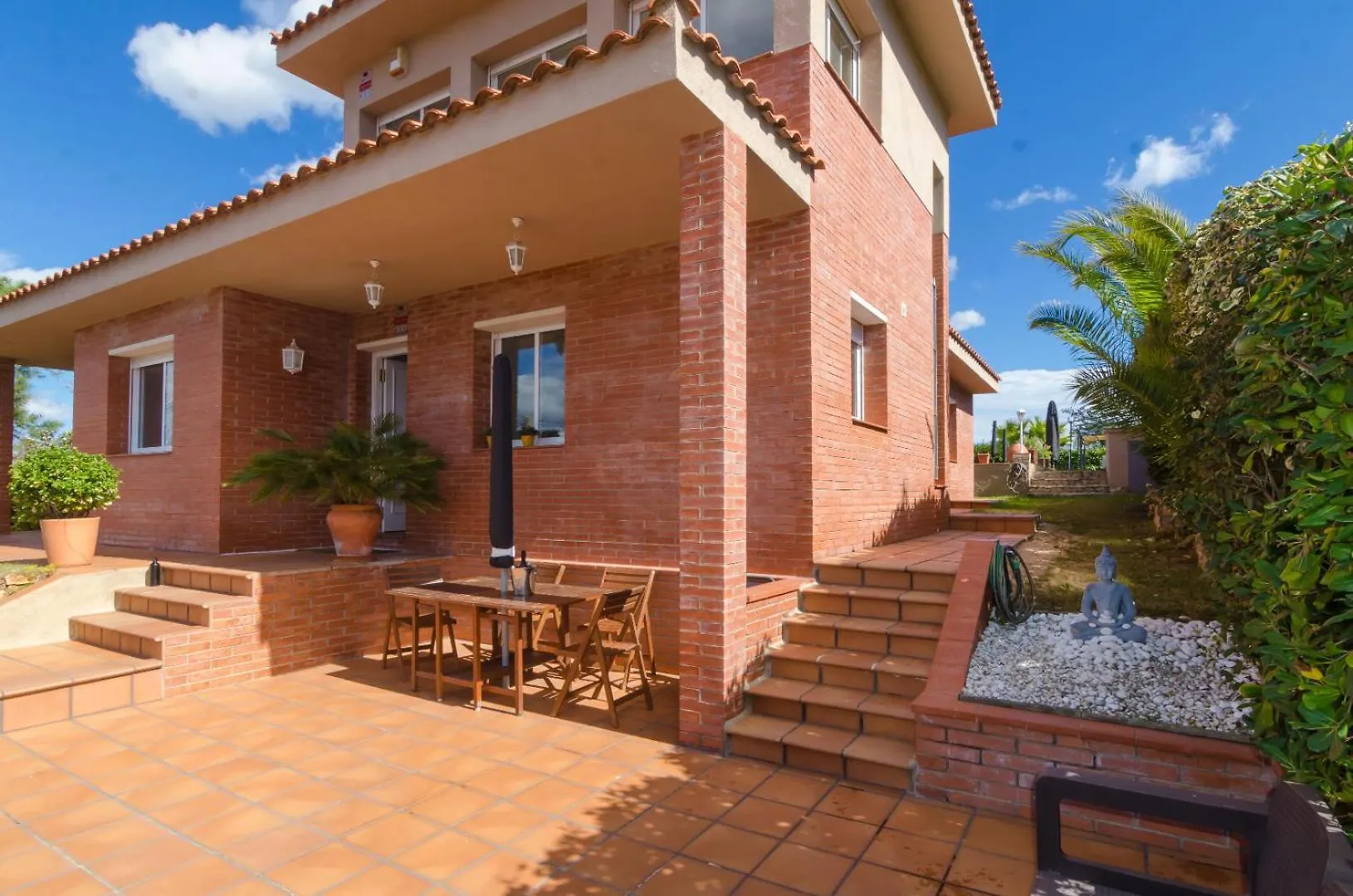 Club Villamar - Maria Magdalena Massanet De La Selva Spain
